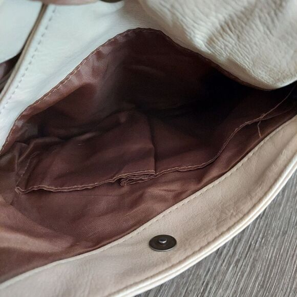 Bueno Cream Leather Boho Crossbody/Shoulder Satchel - Picture 6 of 7